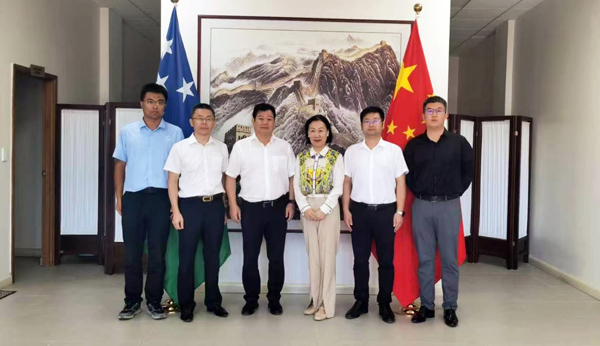 集團(tuán)董事長王元旦一行視察所羅門群島項目建設(shè)情況 并拜會中國駐所使館李慶華參贊